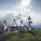 Yoga am Berg in der Olympiaregion